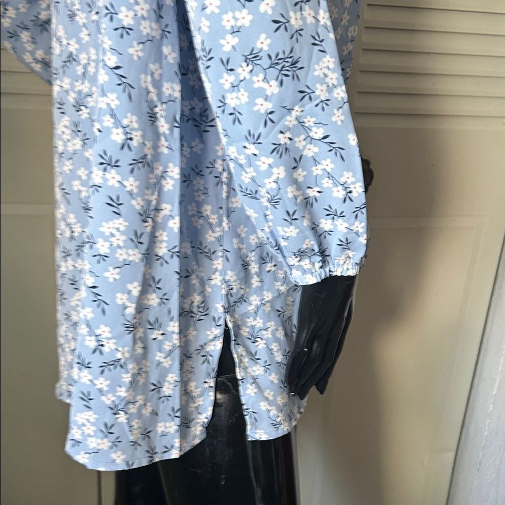Mario Serrani Floral Blue Women's Top size L/G - Picture 6 of 9
